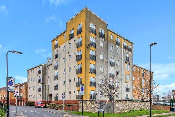 2 Bedroom Apartment To Rent In Carpathia Drive, Southampton, Hampshire, SO14