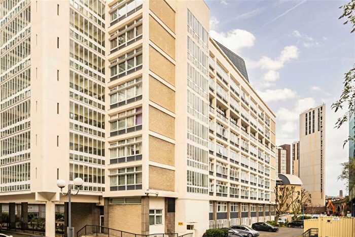 2 Bedroom Flat For Sale In Newington Causeway, Elephant Amp; Castle, SE1