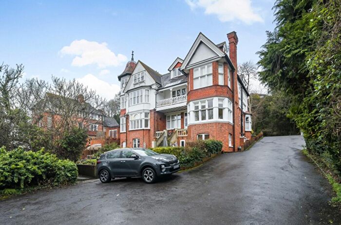 2 Bedroom Apartment To Rent In The Warren, Caversham, RG4