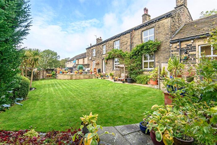 5 Bedroom Character Property For Sale In Scar Bottom Lane, Greetland, Halifax, HX4