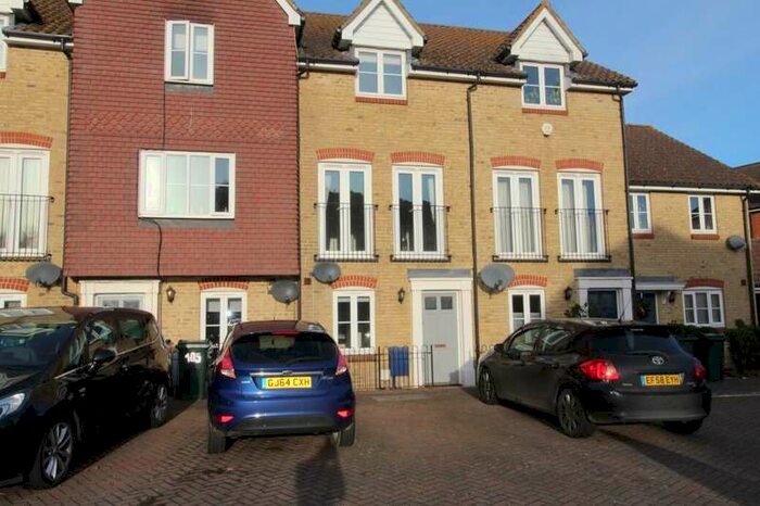 3 Bedroom Terraced House To Rent In Hurst Road, Kennington, Ashford, TN24