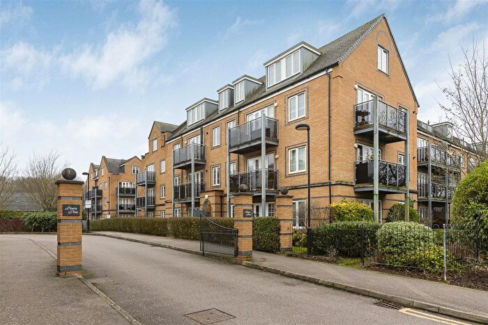 2 Bedroom Flat For Sale In Constables Way, Hertford, SG13