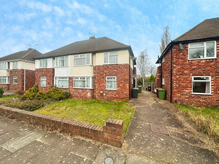 2 Bedroom Flat To Rent In Glenwood Grove, Lincoln, LN6