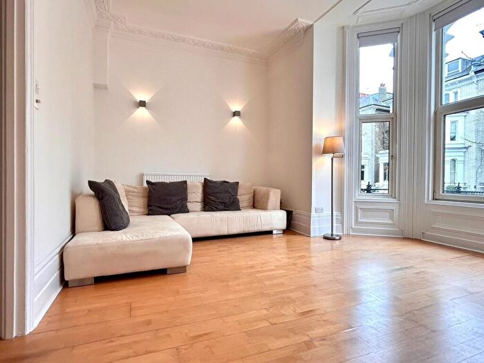 2 Bedroom Flat To Rent In Redcliffe Gardens, SW10