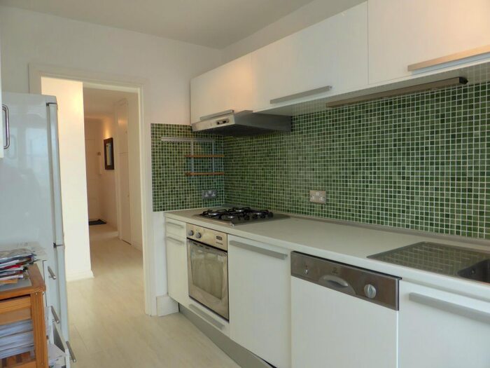 2 Bedroom Flat To Rent In New Church Road, Hove, BN3