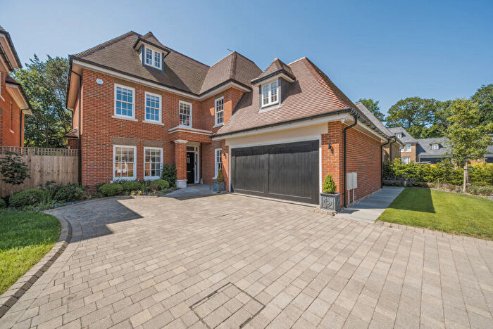 6 Bedroom Detached House For Sale In Broadoaks Park Road, West Byfleet, KT14
