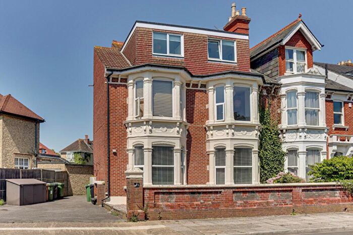 2 Bedroom Apartment For Sale In Whitwell Road, Southsea, PO4