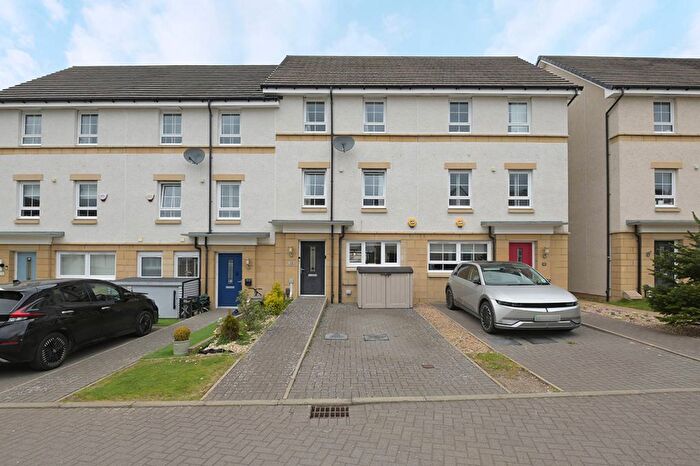 4 Bedroom Terraced House For Sale In Skerryvore Loan, Fairmilehead, Edinburgh, EH10