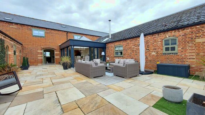 6 Bedroom Barn Conversion For Sale In Fen Road, Rippingale, Bourne, PE10