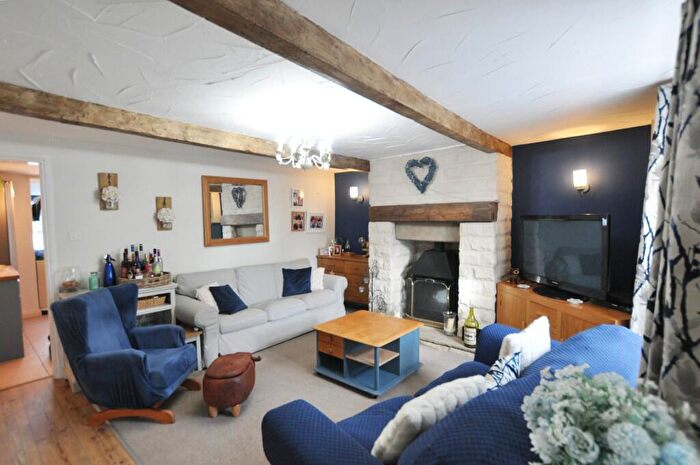 2 Bedroom Cottage For Sale In Long Lane, Heath Charnock, PR6