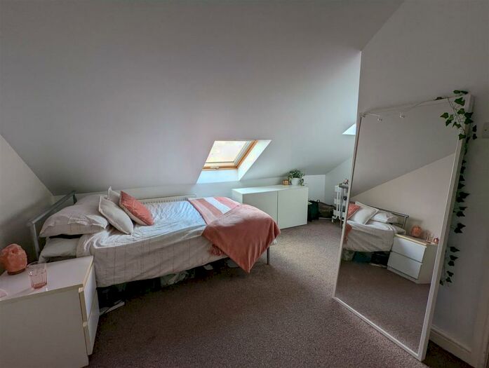 5 Bedroom Terraced House To Rent In Cycle Road, Nottingham, NG7