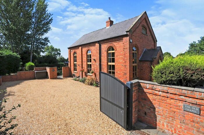 3 Bedroom Detached House For Sale In Selby Road, Camblesforth, Selby, YO8