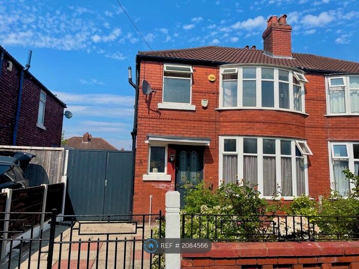 4 Bedroom Semi-Detached House To Rent In Brentbridge Road, Manchester, M14