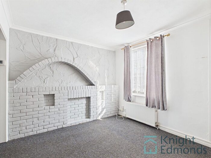 2 Bedroom Terraced House To Rent In Gordon Road, Gillingham, ME7