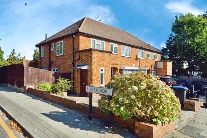 2 Bedroom Maisonette For Sale In Winchmore Villas, Winchmore Hill Road, London, N21