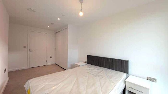 2 Bedroom Apartment To Rent In The Railings, Middlewood Locks, M5