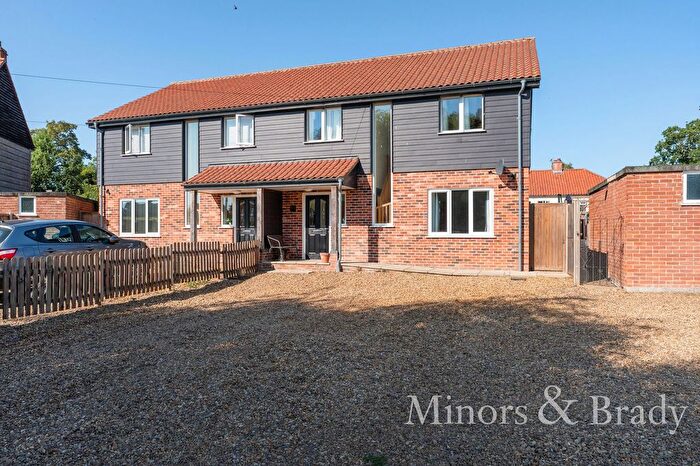 4 Bedroom Semi Detached House To Rent In Sutton Crescent, Freethorpe, NR13