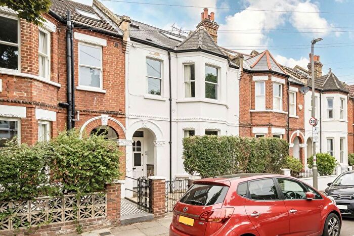 2 Bedroom Flat For Sale In Nevis Road, Balham, SW17