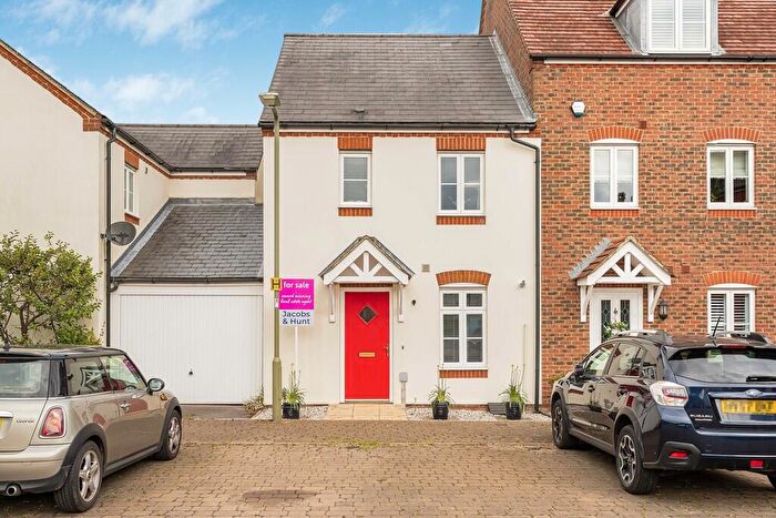 3 Bedroom Terraced House For Sale In Hobbs Square, Petersfield, Hampshire, GU31