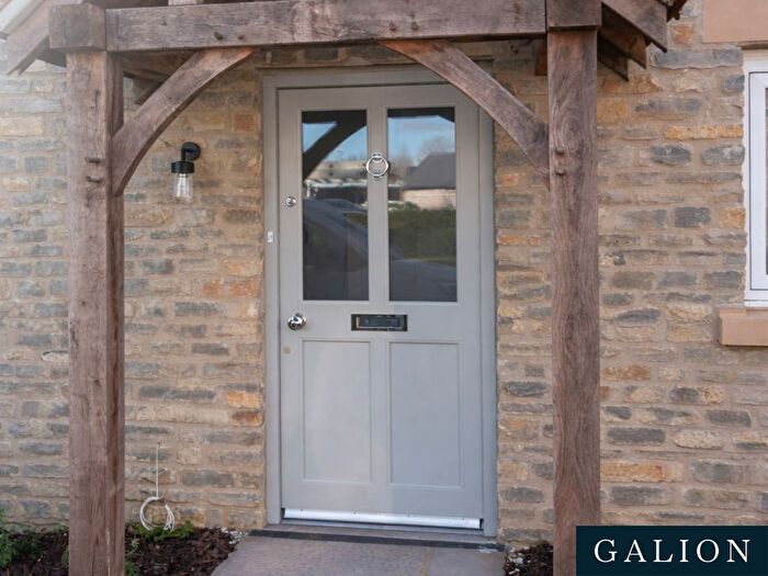 3 Bedroom Semi-detached House For Sale In Bishop's Drive, Glastonbury, BA6