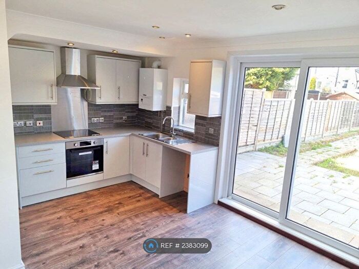 3 Bedroom Semi-Detached House To Rent In Wyken Grange Road, Coventry, CV2