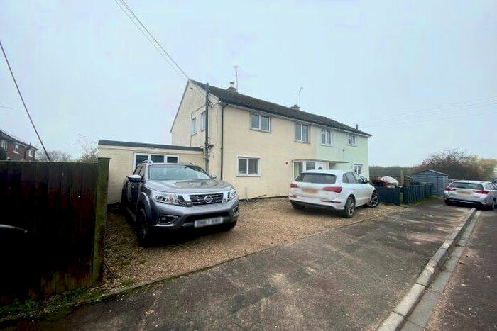 3 Bedroom Property To Rent In Court Mead, Berkeley GL13