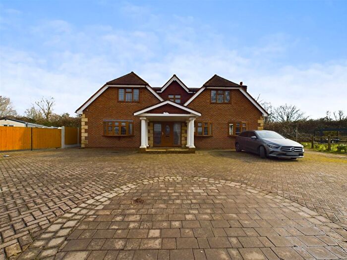6 Bedroom Property To Rent In Peeks Brook Lane, Horley, RH6