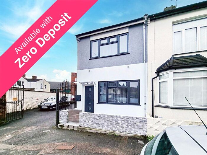 3 Bedroom End Terrace House To Rent In Eva Road, Gillingham, ME7