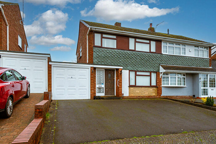 3 Bedroom Semi Detached House For Sale In Rangeways Road, Kingswinford, DY6