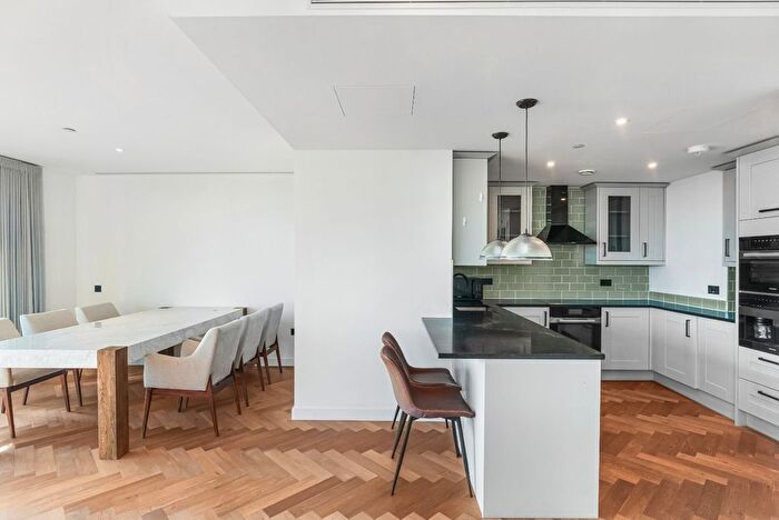 4 Bedroom Flat To Rent In Merino Gardens, Wapping, E1W