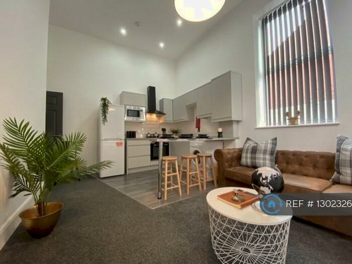 3 Bedroom Flat To Rent In Holmes Street, Liverpool, L8