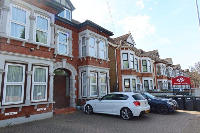 2 Bedroom Apartment To Rent In Pelham Lodge, DA11