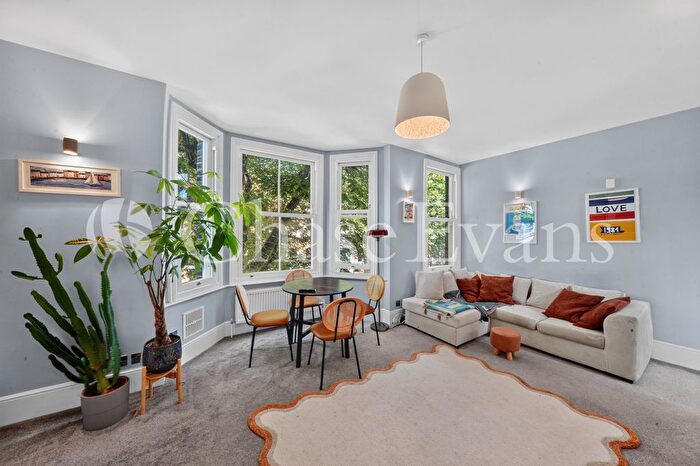 3 Bedroom Flat For Sale In Austral Street, Kennington, London, SE11