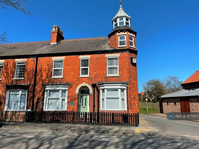 4 Bedroom End Of Terrace House To Rent In Coastguard Cottages, Easington, Hull, HU12