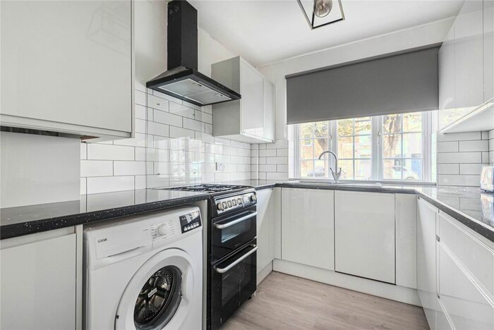 3 Bedroom End Of Terrace House To Rent In Alexandra Road, Windsor, Berkshire, SL4