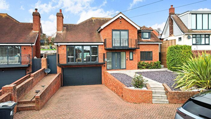 4 Bedroom Detached House For Sale In Dumpton Park Drive, Broadstairs, CT10