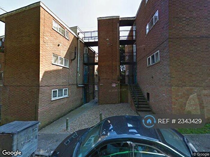 Studio To Rent In Ruthin Close, Luton, LU1