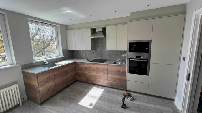 3 Bedroom Flat To Rent In Earlham Grove, Wood Green, N22