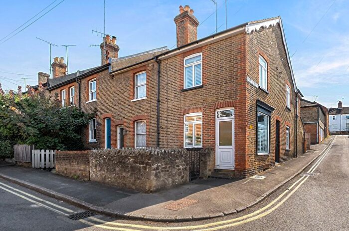 2 Bedroom Semi-Detached House For Sale In Cline Road, Guildford, GU1