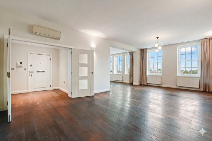 4 Bedroom Flat To Rent In Warwick Gardens, London, W14