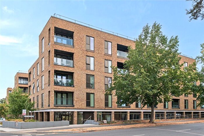 1 Bedroom Flat For Sale In Spitfire Chase, Walton-On-Thames, KT12