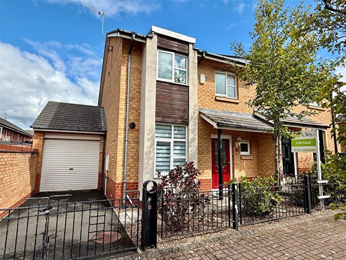 3 Bedroom Semi-Detached House For Sale In Bay Tree Drive, South Shields, NE34