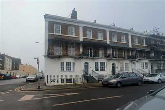 2 Bedroom Flat To Rent In Royal Road, Ramsgate, CT11