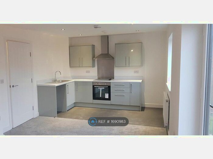 2 Bedroom Flat To Rent In Farrier Close, Swinton, Manchester, M27