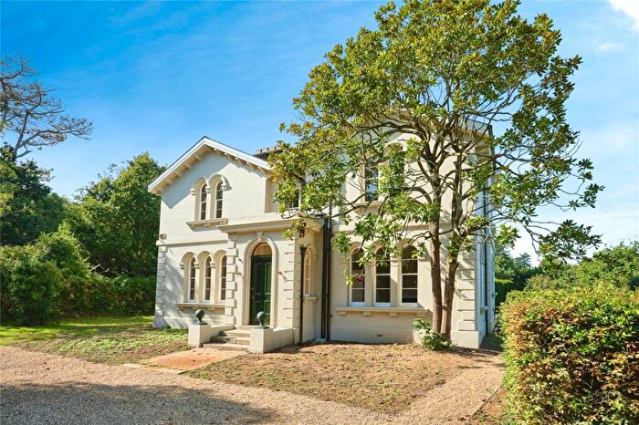 5 Bedroom Detached House To Rent In New Barn Road, East Cowes, Isle Of Wight, PO32