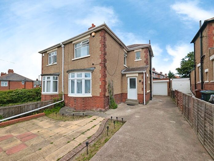 2 Bedroom Semi-Detached House For Sale In Earls Drive, Denton Burn, Newcastle Upon Tyne, NE15