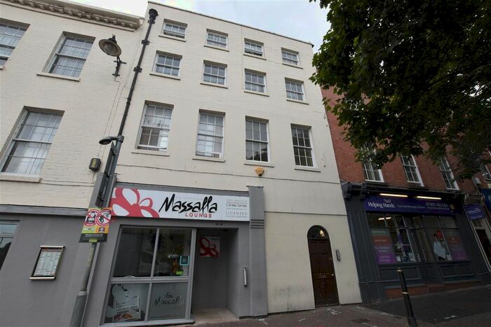 2 Bedroom Flat To Rent In Broad Street, Worcester, WR1