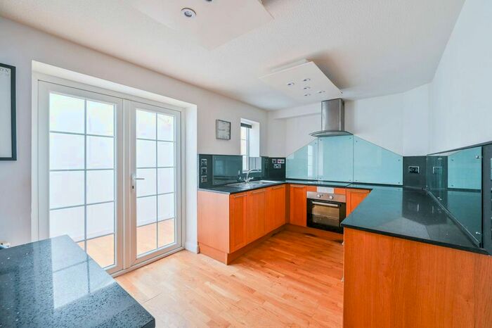 3 Bedroom Property To Rent In Culloden Close, South Bermondsey, London, SE16