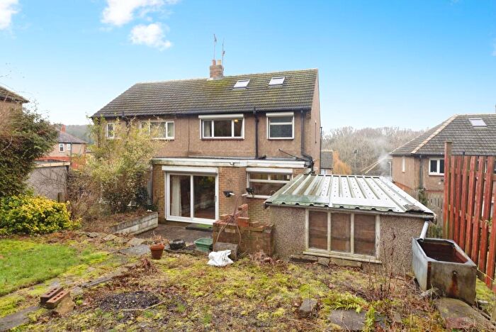 3 Bedroom Semi Detached House For Sale In Tenter Hill Lane, Huddersfield, West Yorkshire, HD2