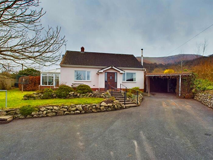 2 Bedroom Detached Bungalow For Sale In Merthyr Road, Llanfoist, NP7